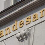 Amtsbezeichnung 'Standesamt' auf einem Gebäude