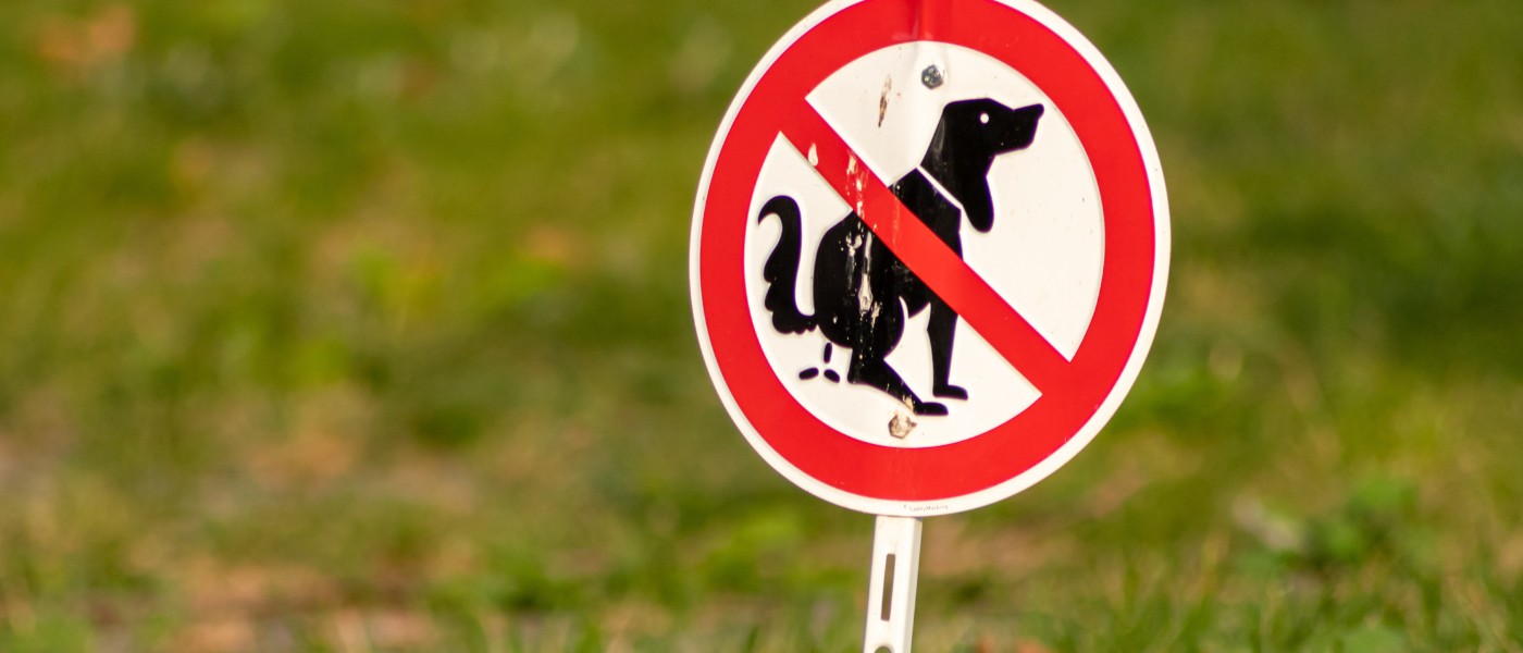 Schild gegen Hundekot
